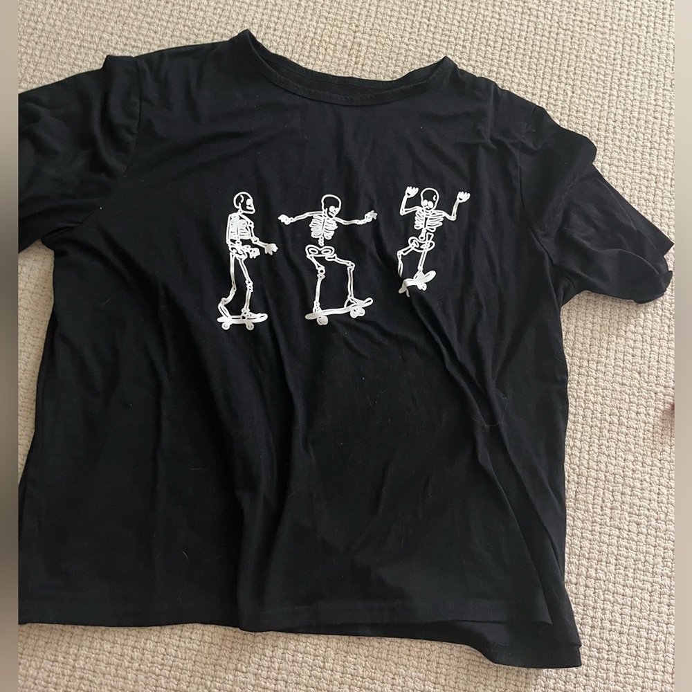 SHEIN Black Short Sleeve Tee with Skeleton Graphic